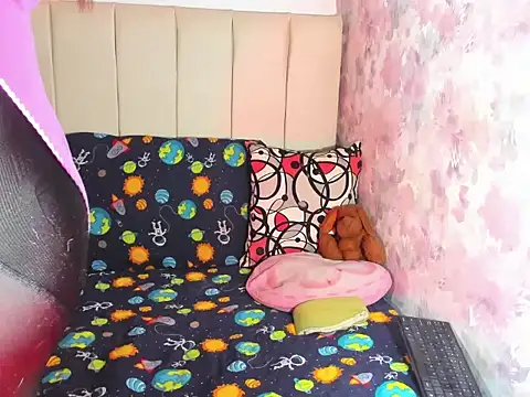 Snapshot of sara_sant chatting on 02/08/26, 04:26 sara sant online show from 02/08/26, 04:26