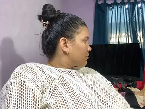 Violetta-Helena online show from 04/07/26, 09:05