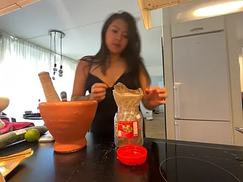 TitiTinyThai online show from 03/29/26, 11:56