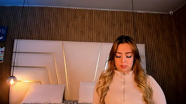 Xara Shadow online show from 03/19/26, 10:54