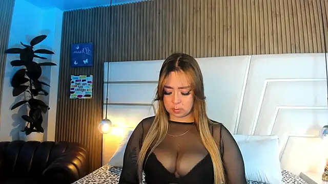 Xara Shadow online show from 04/14/26, 11:32