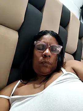 Zeyllyjhonson online show from 04/15/26, 12:27