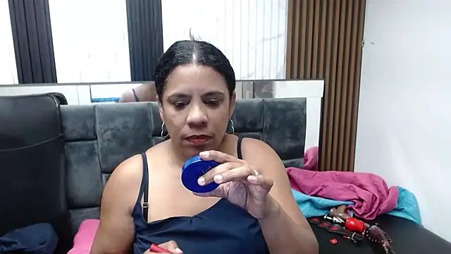 Snapshot of Zeyllyjhonson chatting on 07/03/26, 03:29 Zeyllyjhonson online show from 07/03/26, 03:29