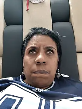 Snapshot of Zeyllyjhonson chatting on 02/20/26, 10:55 Zeyllyjhonson online show from 02/20/26, 10:55