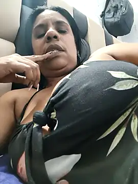 Zeyllyjhonson online show from 04/12/26, 07:50