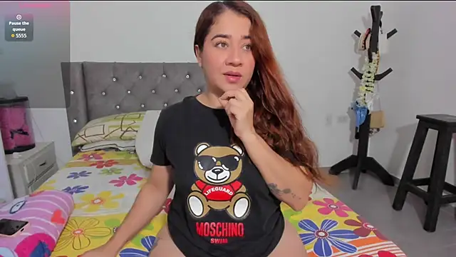 Snapshot of naive_natty10 chatting on 02/25/26, 10:15 naive natty10 online show from 02/25/26, 10:15