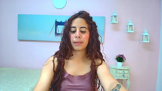Snapshot of scarlett_clyde chatting on 06/27/26, 12:44 scarlett clyde online show from 06/27/26, 12:44