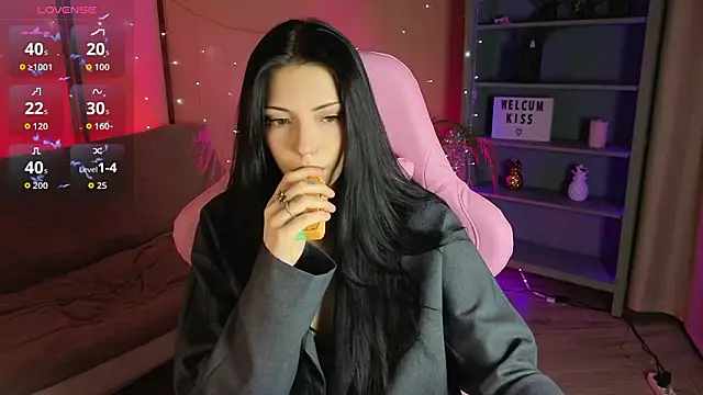 Kelly  Bunny online show from 02/10/26, 05:50