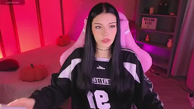 Kelly  Bunny online show from 05/03/26, 05:45