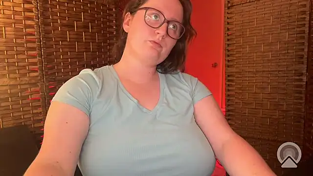 Snapshot of lucycomestrue chatting on 06/08/26, 12:49 lucycomestrue online show from 06/08/26, 12:49
