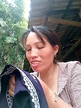 Snapshot of Gummiesu chatting on 05/15/26, 01:58 Gummiesu online show from 05/15/26, 01:58