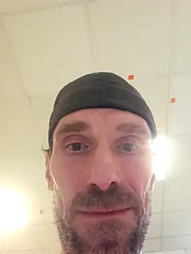 Snapshot of BlnAktivGay chatting on 04/14/26, 01:38 BlnAktivGay online show from 04/14/26, 01:38