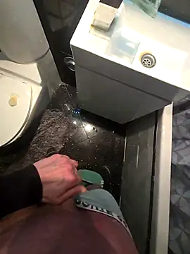 Snapshot of BlnAktivGay chatting on 03/20/26, 08:32 BlnAktivGay online show from 03/20/26, 08:32