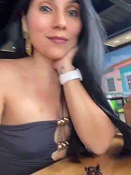 Snapshot of Miaswwe chatting on 02/15/26, 05:23 Miaswwe online show from 02/15/26, 05:23