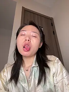 Cheating-wife online show from 05/13/26, 05:14