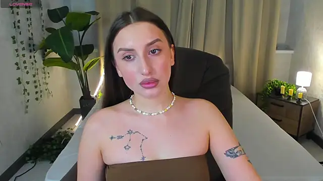 Snapshot of Celine_Coello chatting on 03/28/26, 11:00 Celine Coello online show from 03/28/26, 11:00