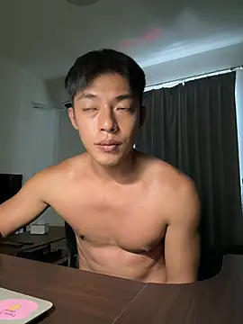 Yooo17 online show from 05/14/26, 06:43