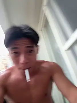 Yooo17 online show from 06/12/26, 08:23