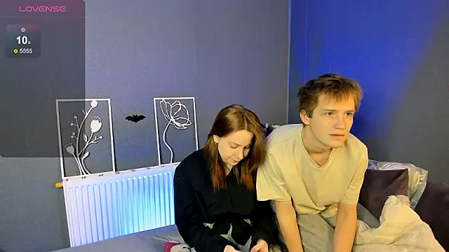 Lola Raivis  online show from 02/22/26, 07:37