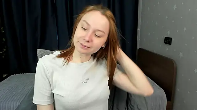 Lola Raivis  online show from 02/03/26, 04:10