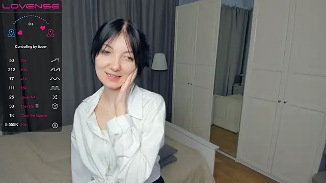 Snapshot of RoxanneComisky chatting on 02/01/26, 07:06 RoxanneComisky online show from 02/01/26, 07:06