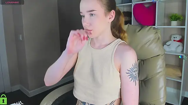 Nicole Vasquez online show from 03/19/26, 01:05