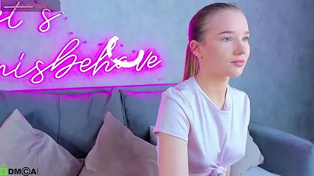 Nicole Vasquez online show from 03/04/26, 09:28