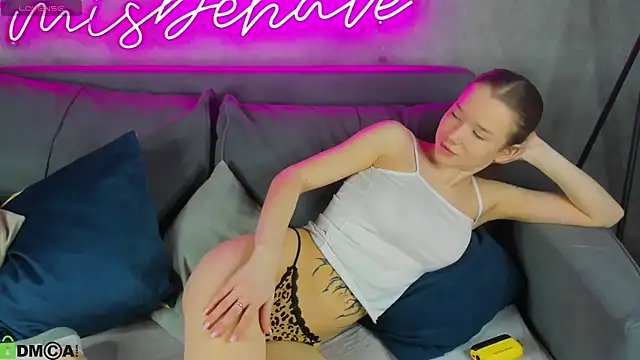 Nicole Vasquez online show from 04/21/26, 01:42