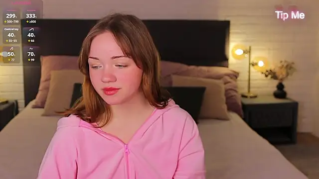 Kiss Moon online show from 02/05/26, 07:21