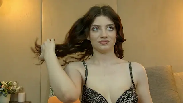 Snapshot of EllieWest chatting on 07/13/26, 04:56 EllieWest online show from 07/13/26, 04:56