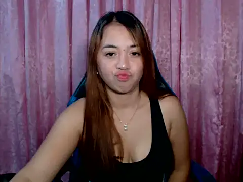 pinay mayahiga online show from 04/28/26, 01:59