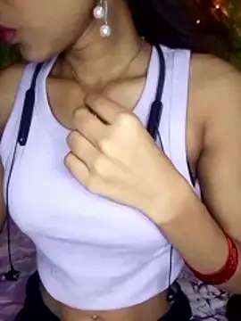 Snapshot of Maliha_Chowdhury chatting on 04/20/26, 02:18 Maliha Chowdhury online show from 04/20/26, 02:18