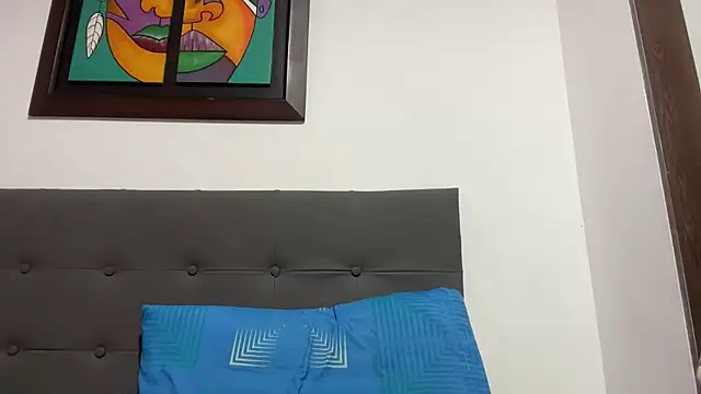AbrilSantosxo online show from 05/25/26, 12:37