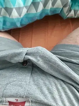 Snapshot of zevkarayan00 chatting on 01/15/26, 01:14 zevkarayan00 online show from 01/15/26, 01:14