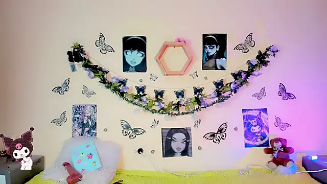 Miss-Saraii online show from 04/15/26, 07:58