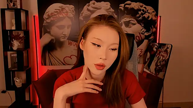 Snapshot of SarahRice chatting on 02/17/26, 05:21 SarahRice online show from 02/17/26, 05:21