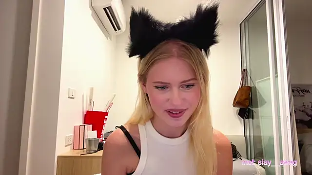 Snapshot of Slay_Swag chatting on 02/13/26, 10:15 Slay Swag online show from 02/13/26, 10:15