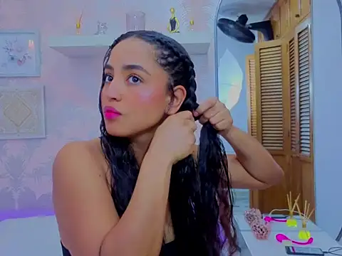 Emma Thompssonn online show from 03/04/26, 12:02