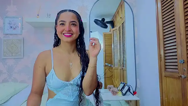 Emma Thompssonn online show from 03/14/26, 11:49