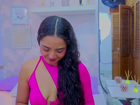 Emma Thompssonn online show from 03/02/26, 12:01