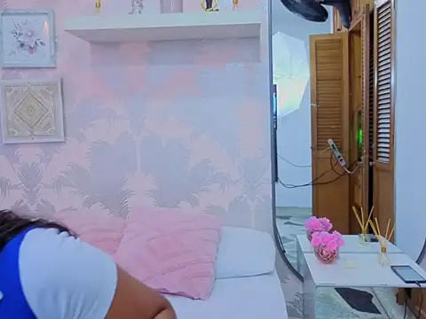 Emma Thompssonn online show from 02/24/26, 11:44