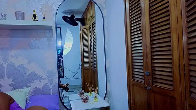 Emma Thompssonn online show from 03/12/26, 11:58