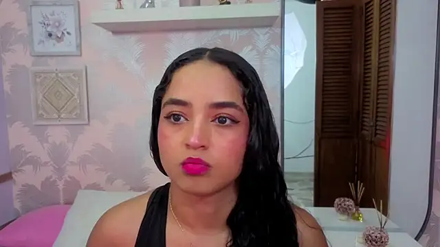 Emma Thompssonn online show from 03/29/26, 12:07