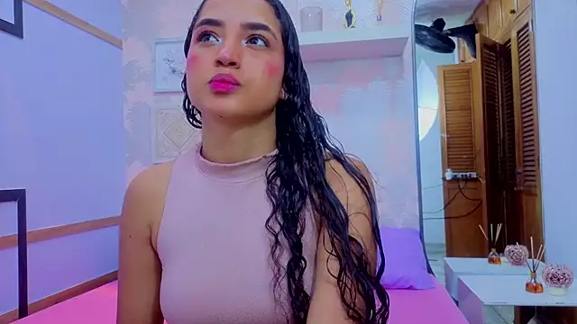 Emma Thompssonn online show from 04/07/26, 12:07