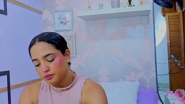 Emma Thompssonn online show from 02/16/26, 12:15