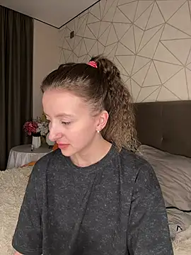 Dream Woman4U online show from 04/13/26, 03:32