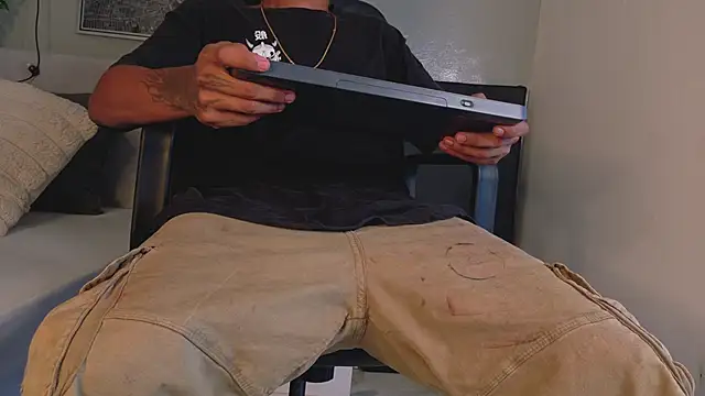 AndrewKenoxx  online show from 03/15/26, 12:45