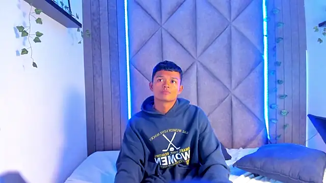 AndrewKenoxx  online show from 04/02/26, 01:46