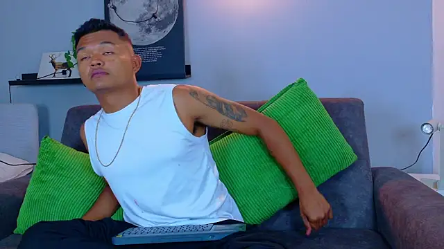 AndrewKenoxx  online show from 04/09/26, 05:08