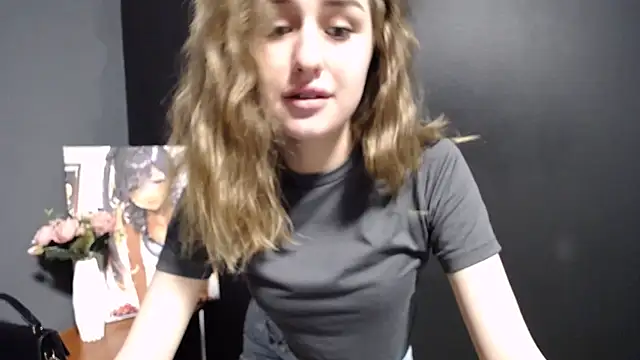 Snapshot of Sunny_siren chatting on 07/15/26, 12:23 Sunny siren online show from 07/15/26, 12:23